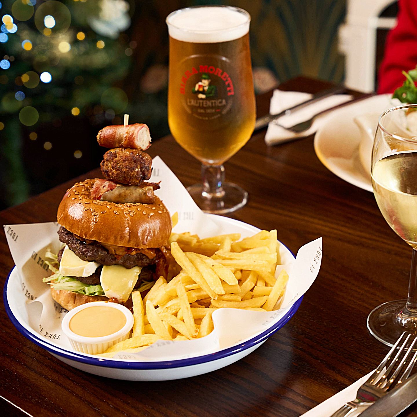 Festive Lunch & Dinner at The Darran Risca Caerphilly in Risca